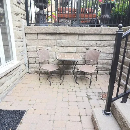 Toronto Escape - The Quartz Townhouse Apartamento